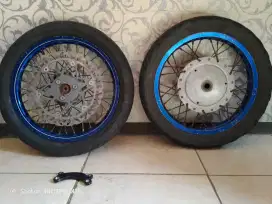 Sepaket velg + ban + cakram + briket ex Mio soul GT