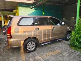Toyota Kijang Innova 2005 Bensin