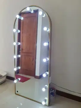 Vanity mirror oval full body Cermin lampu bohlam estetik