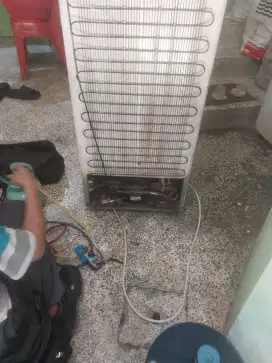Service/perbaikan/=kulkas,mesin cuci,showcase,chiller,AC,dll