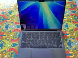 MacBook Air M3 13inch 16/256 garansi hingga 1 Maret 2026