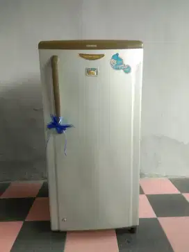 Freezer Toshiba Normal Nganggur