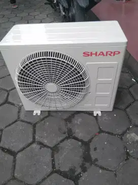 D jual ac sharp 3/4 pk 11 bln sama pasang
