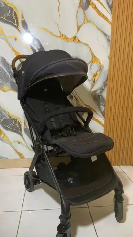Preloved stroller joie signature tourist