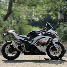 KAWASAKI NINJA 250 FI ABS PUTIH 2014 KM 4K PAJAK PANJANG KAYAK BARU