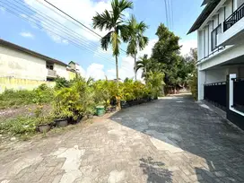 Tanah Dalam Ringroad UGM Jogja, Lingkungan Kos