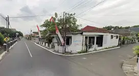 Luas 300 m2; Tanah Kotagede Bonus Rumah Dekat XT Square