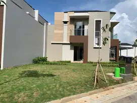 Di Jual Rumah Golf Island Pantai Indah Kapuk Ukuran 8x15 Hoek