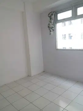 Sewa Apartemen gading nias kosongan 2kamar lt 22