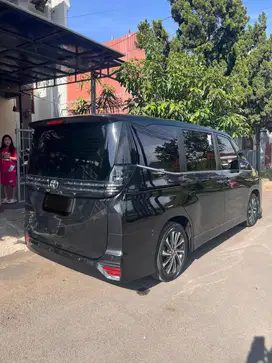 Toyota Voxy 2024 Bensin
