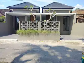 RUMAH MURAH SIAP HUNI, DI  DEKAT RS QUEEN LATIFA,DI SAYEGAN SLEMAN