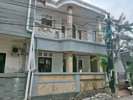dijual rumah lantai 2 lokasi sidakarya denpasar