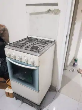 Di jual kompor 4 tungku + oven winn gas W5050(free roda kaki besi)