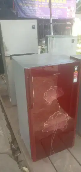 Di cari dan di belli barang bekas seperti kulkas