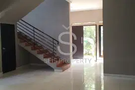 DISEWAKAN RUMAH 2 LANTAI SIAP HUNI GERLONG RESIDENCE BANDUNG