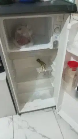 Merek Aqua 1 pintu