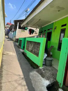 JUAL KONTRAKAN TIGA PINTU ( 1pintu model loring bisa buka buat usaha)