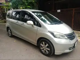 Honda Freed 1.5E AT 2012