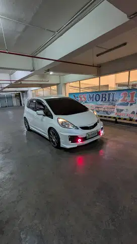 H. New Jazz RS matic triptronic