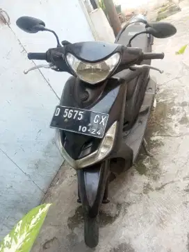 Yamaha Mio garnis tahun 2009 pajak telat mesin bagus kircon