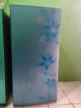 Di jual kulkas Sharp 1 pintu