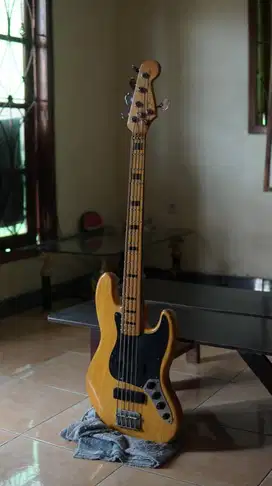 Bass 5 Senar Fender Jazz