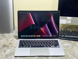 Macbook air retina m1 8/256gb