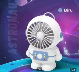 Kipas Angin Mini Astronot USB – Portable dan Unik!