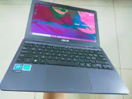 Dijual asus 12inch siap pakai 24jam Windows 10 SSD 128GB Siap pakai