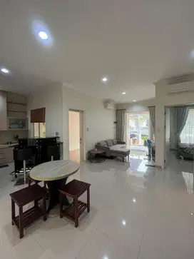 Depan Rumah Pool, Rumah Semi Furnished Flamingo Cluster Caribbean