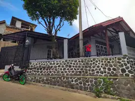 Jual rumah pinggir jalan SHM