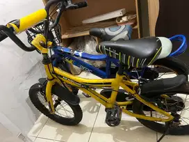 Dijual sepeda buy 1 get 1 bekas anak poligon bmx 16”bad batz maru