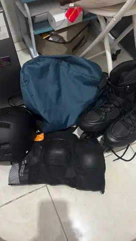 Decathlon OXELO Inline Skate sepatu roda pelindung helm tas