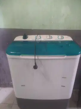 Mesin cuci 2 tabung Sanken 8kg