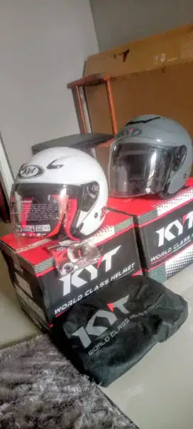 HELM KYT ORI MASIH BAGUS