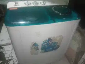 Mesin cuci dua tabung
