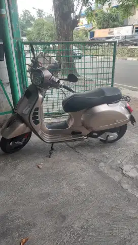 Dijual Motor Vespa Piagio GTS 150