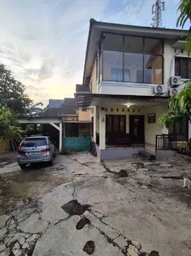 JUAL RUMAH BESAR TANAH LUAS DI CEGER JAKARTA TIMUR 2 LANTAI