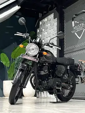 Black Style‼️Kawasaki W175 Se th 2022 - Ayu Mustika