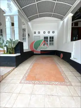 Dijual Rumah Cantik Baru Renov - Perumahan Puri Sriwedari Cibubur Nego
