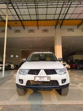 Pajero Exceed 2.5 AT 2012
