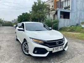 CIVIC E TURBO HATCHBACK MATIC 2017