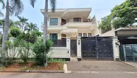 RUMAH MEWAH 2 LANTAI DI PERUMAHAN PURI INDAH