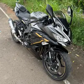 Kawasaki Zx25r 2022 Abs Grey Km 1k Perak
