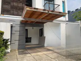 Disewakan Rumah  2 Lantai di perumahan  asri didaerah Lebak Bulus