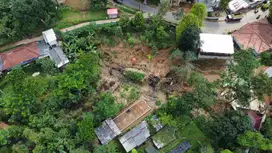 Dijual Murah Tanah Kebun + Rumah Kayu Pinggir Jalan Bojong Purwakarta