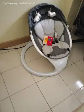 Ayunan baby swing babyelle like new