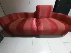 Sofa 2 seater merah pink minus kotor
