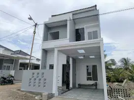 Rumah besar 2 lantai di Bandar Lampung