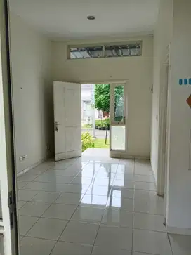 Rumah Suvarna sutera, cikupa tangetang. lokasi dekat pintu tol cikupa